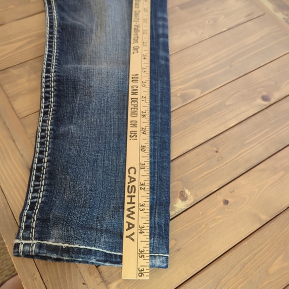 Men's Rock Revival Blue Jeans with Embroidered Pockets - Picture 9 of 15